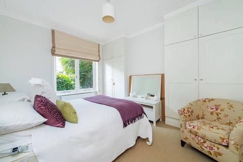 2 bedroom flat to rent, Castelnau Gardens, Barnes, London, SW13