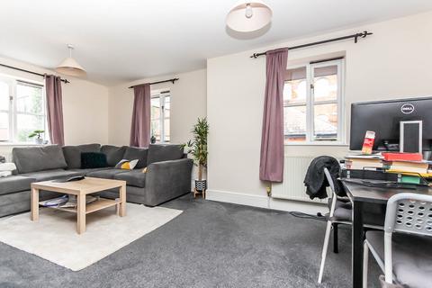 2 bedroom flat for sale, Irthlingborough Road, Wellingborough NN8