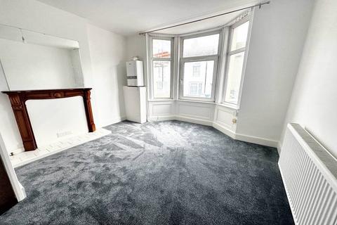 1 bedroom flat to rent, Meeching Road, Newhaven, BN9 9RL