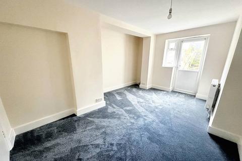 1 bedroom flat to rent, Meeching Road, Newhaven, BN9 9RL