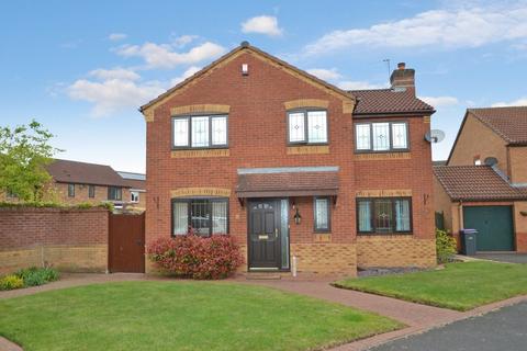 4 bedroom detached house to rent, Woodbine Drive, Muxton, Telford