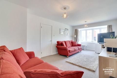 2 Yew Tree Avenue, Lichfield, WS14 9UA