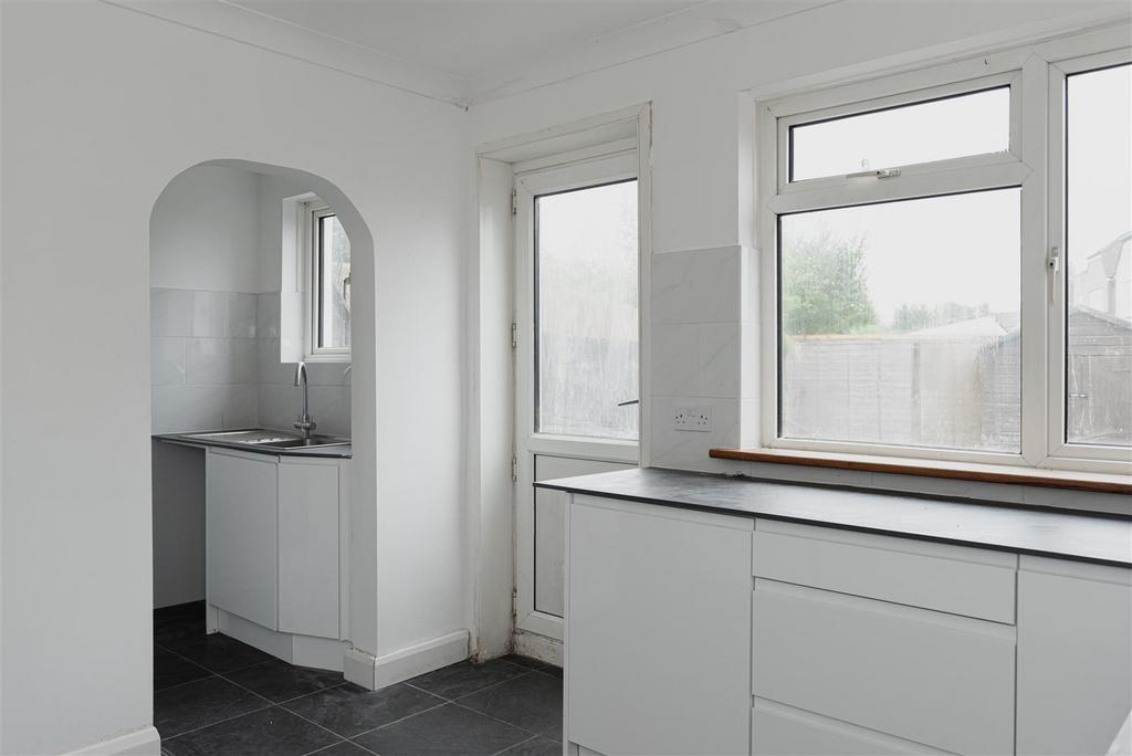 Duncan Road, Burgh Heath KT20 2 bed link detached house for sale £475,000