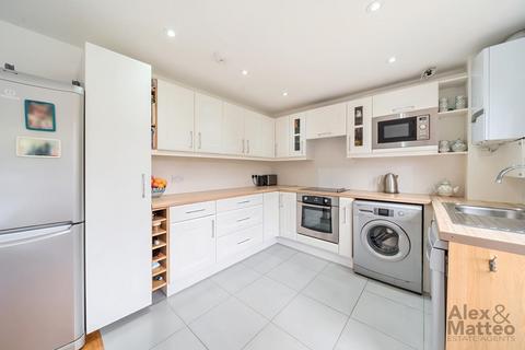 16 Foundry Close, London, SE16 6NS