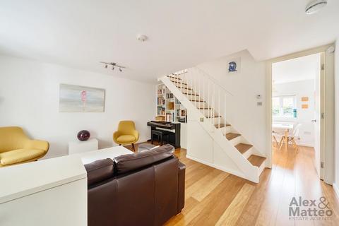 16 Foundry Close, London, SE16 6NS