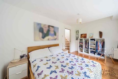 16 Foundry Close, London, SE16 6NS