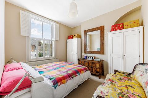 11 Bradmore Park Road, London, W6 0DT
