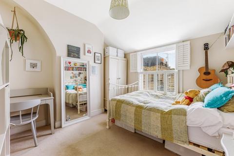 11 Bradmore Park Road, London, W6 0DT