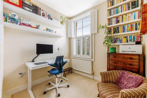 11 Bradmore Park Road, London, W6 0DT
