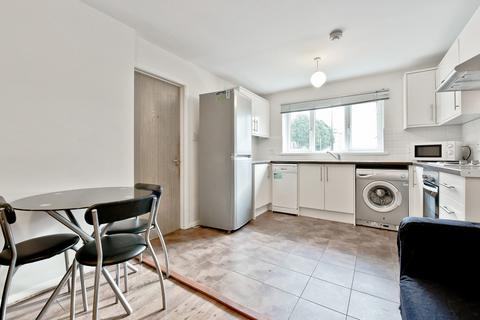 6 bedroom townhouse to rent, Ambassador Square, London E14