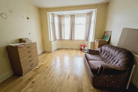 House share to rent, Cairnfield Avenue, Neasden