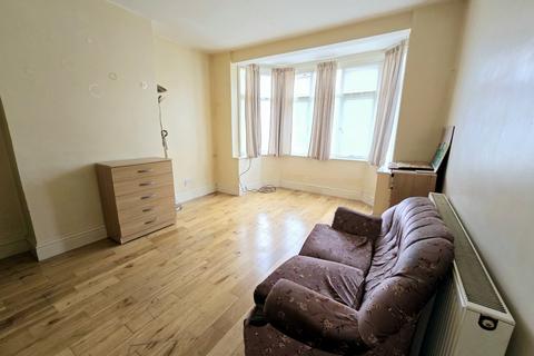 House share to rent, Cairnfield Avenue, Neasden