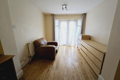 House share to rent, Cairnfield Avenue, Neasden