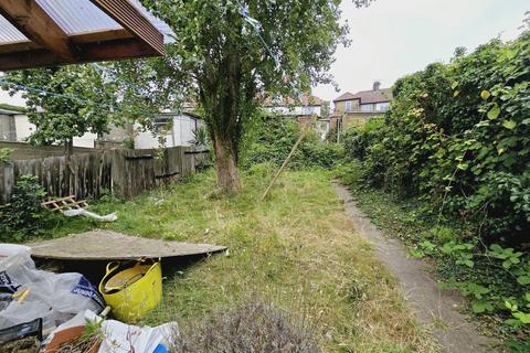 House share to rent, Cairnfield Avenue, Neasden