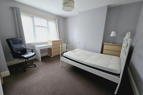 House share to rent, Cairnfield Avenue, Neasden