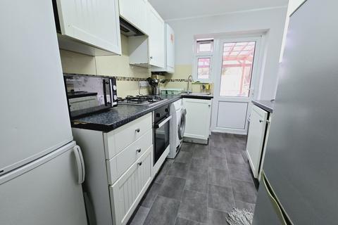 House share to rent, Cairnfield Avenue, Neasden