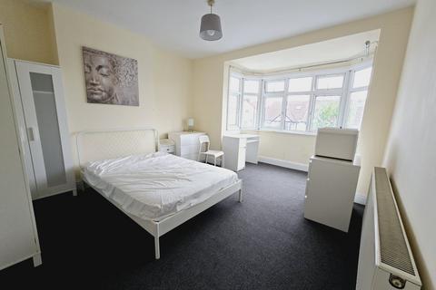 House share to rent, Cairnfield Avenue, Neasden