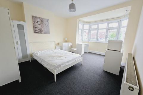 House share to rent, Cairnfield Avenue, Neasden