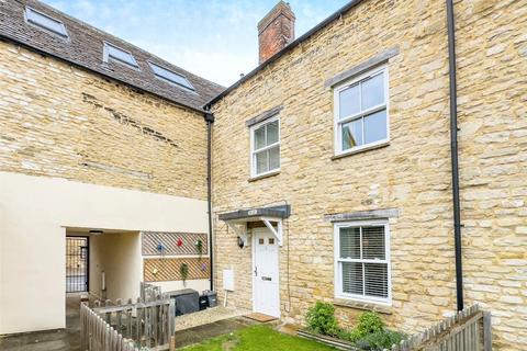 2 bedroom terraced house to rent, Corn Street, Witney, Oxfordshire, OX28