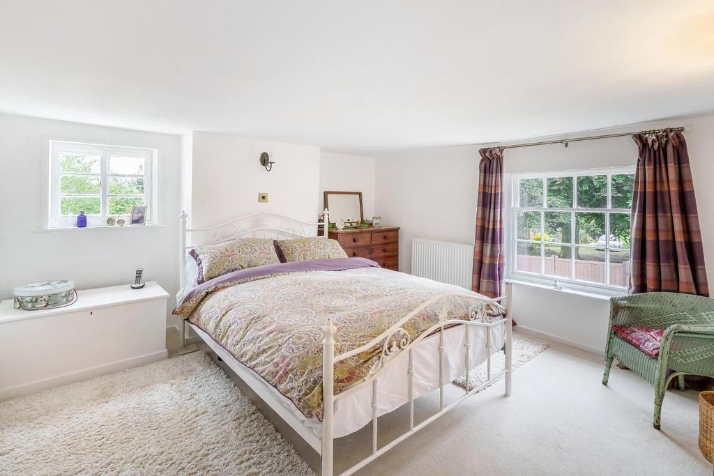 MASTER BEDROOM.jpg