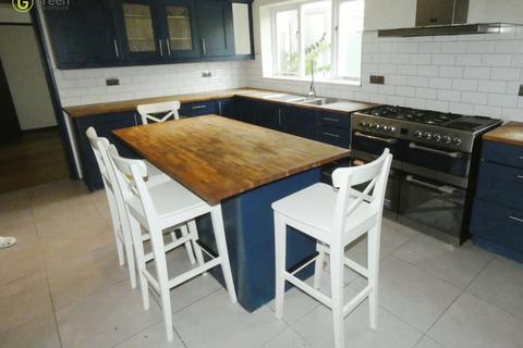 3 Moat Drive, Drayton Bassett, Tamworth, B78 3UG