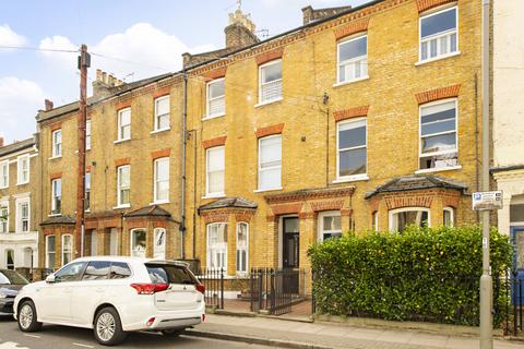 1 bedroom flat for sale, Disraeli Road, London