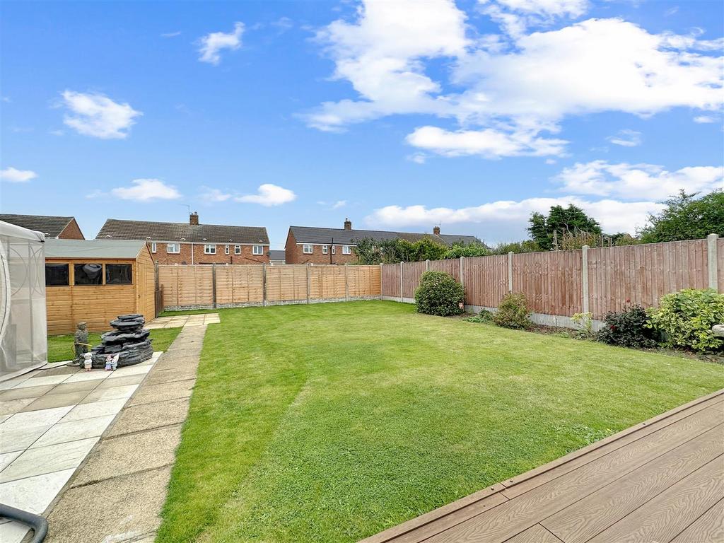 Generous Rear Garden 041