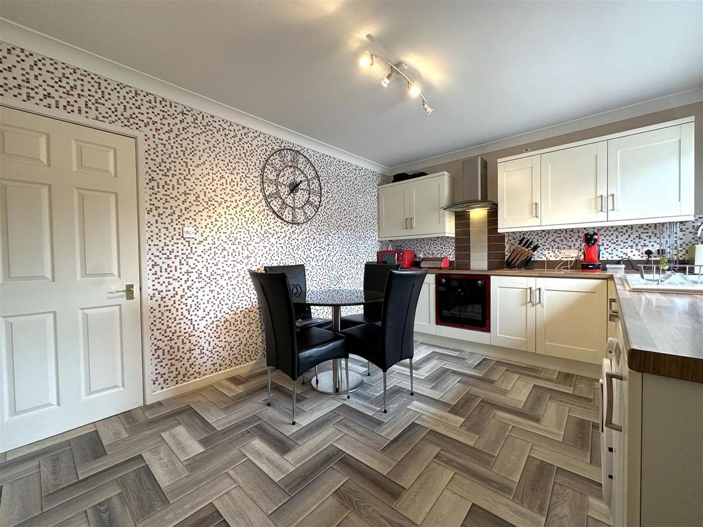 Dining Kitchen 017