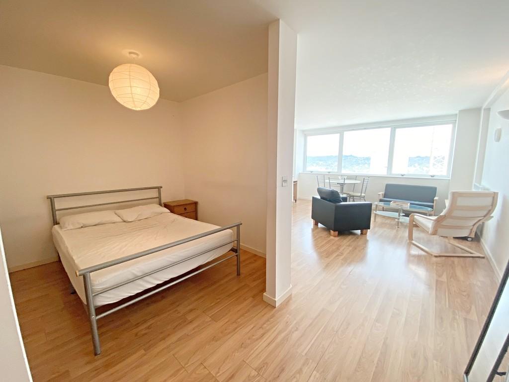 Bedroom 1b (1)