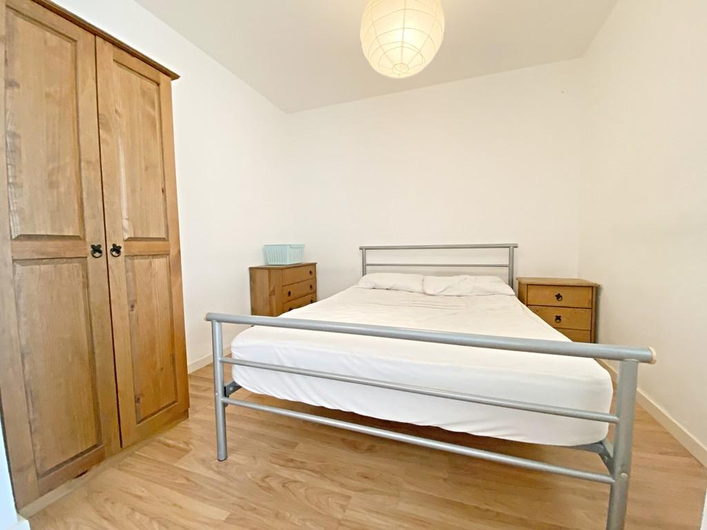 Bedroom 1a (1)