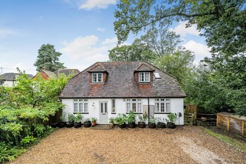Maybury Goose Rye Road, Worplesdon, Guildford, GU3 3RJ