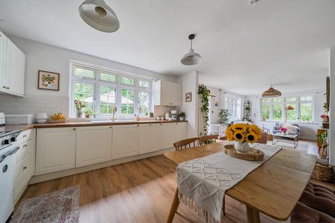 Maybury Goose Rye Road, Worplesdon, Guildford, GU3 3RJ