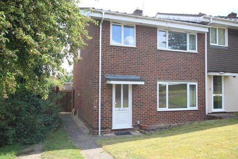 3 bedroom semi-detached house to rent, Roan Walk, Herts SG8