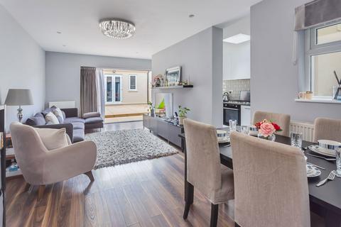 2 bedroom flat for sale, Burns Road, London NW10