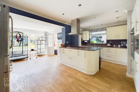 4 bedroom detached house for sale, Blofield Corner Road, Little Plumstead, Norwich