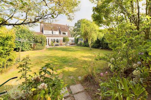 4 bedroom detached house for sale, Blofield Corner Road, Little Plumstead, Norwich