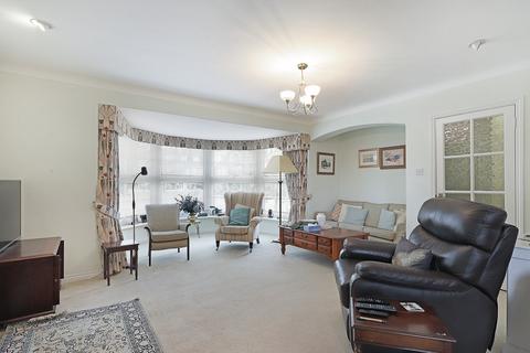 5 bedroom detached house for sale, Theydon Grove, Epping