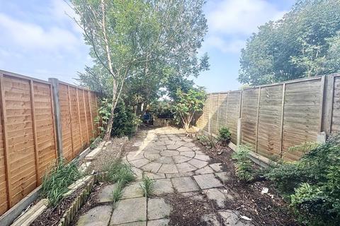 9 Meadow Croft, Waltham, Grimsby, DN37 0EQ