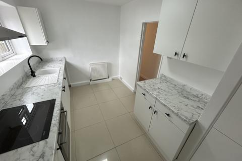 3 bedroom ground floor flat for sale, Churchbury Lane, Enfield EN1