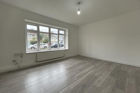 3 bedroom ground floor flat for sale, Churchbury Lane, Enfield EN1