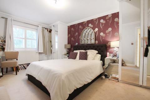 15 Coopers Drive, Dartford, DA2 7WS