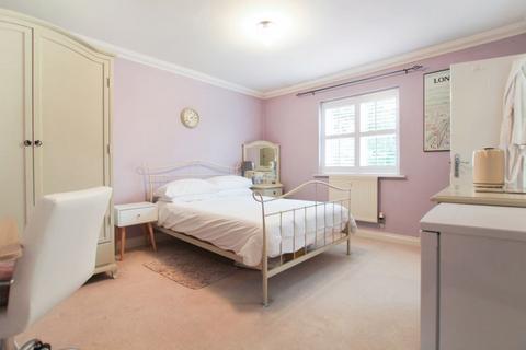 15 Coopers Drive, Dartford, DA2 7WS