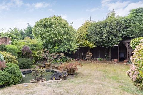 52 Squires Way, Dartford, DA2 7NW