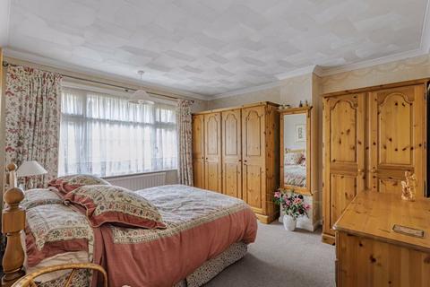 52 Squires Way, Dartford, DA2 7NW