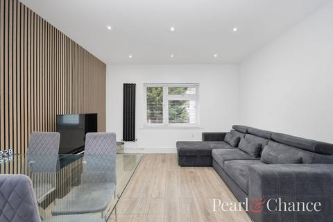 4 bedroom flat for sale, The Vale, London, NW11