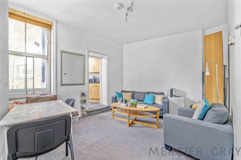 3 bedroom flat for sale, Canfield Gardens, london NW6