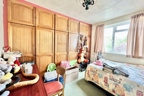 8 Arbuthnot Lane, Bexley, DA5 1EQ