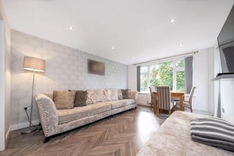 2 bedroom flat for sale, Holmbury Manor, The Green, Sidcup, DA14 6DF