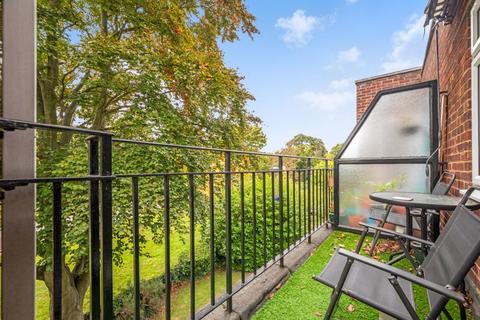 23 Holmbury Manor, Sidcup, DA14 6DF