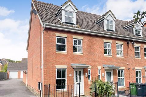 3 bedroom end of terrace house for sale, Fawn Crescent, Hedge End